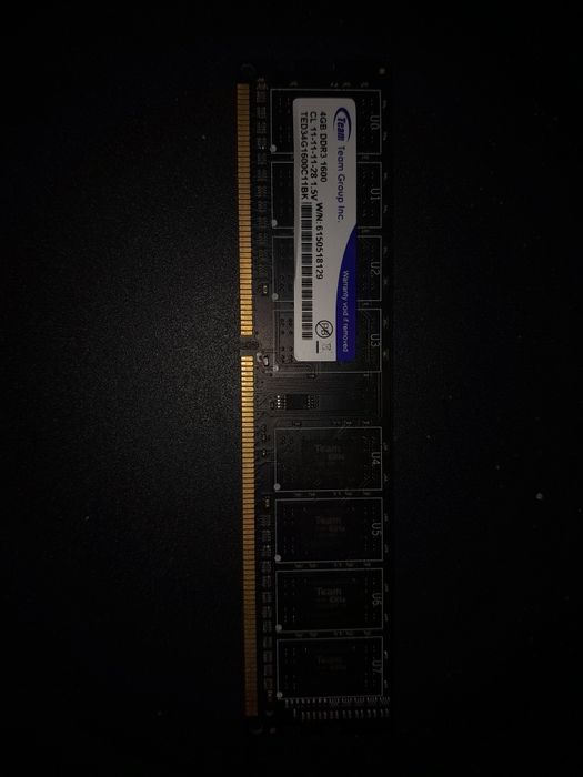 Продам 4гб DDR3 1600Mhz