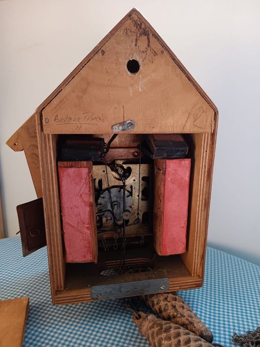 Ceas cu Cuc ,vechi rusesc, perioada comunista , ceas mecanic de perete