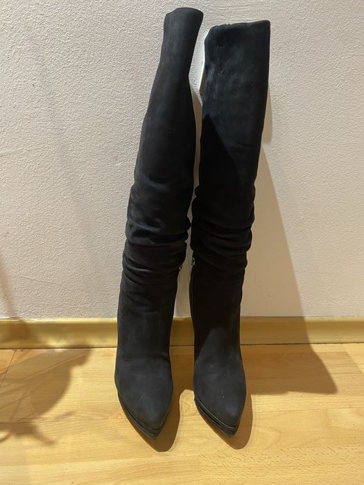 Велурени ботуши.