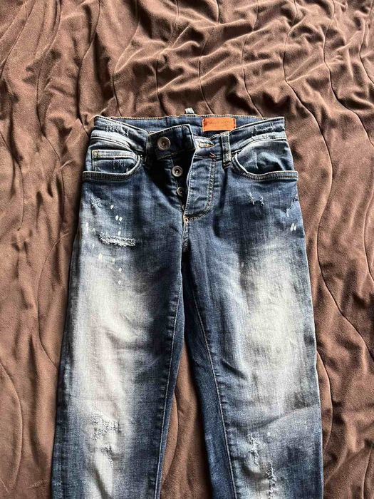 Продавам дамски дънки pause