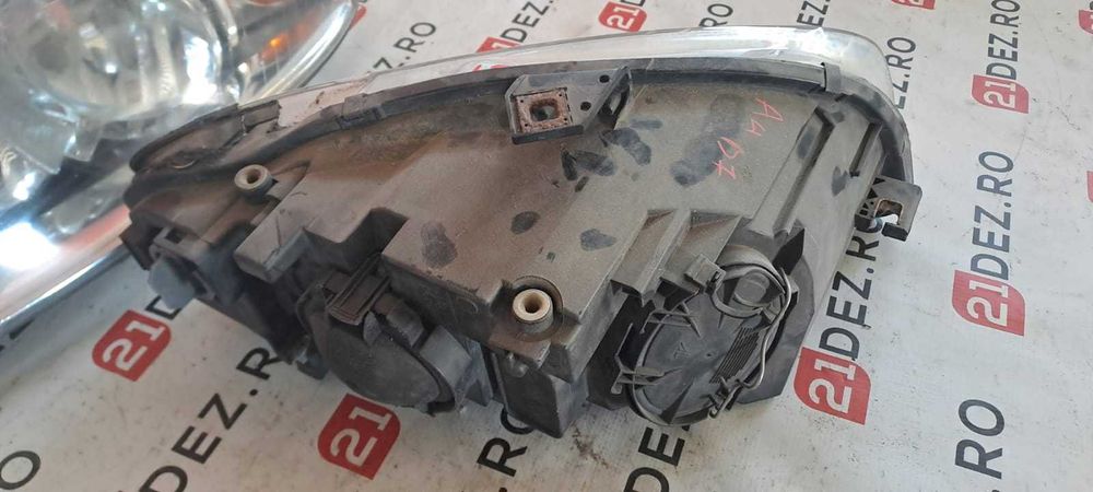 Far stanga Halogen Audi A4 B7 semnal galben cod: 8e0941003ak