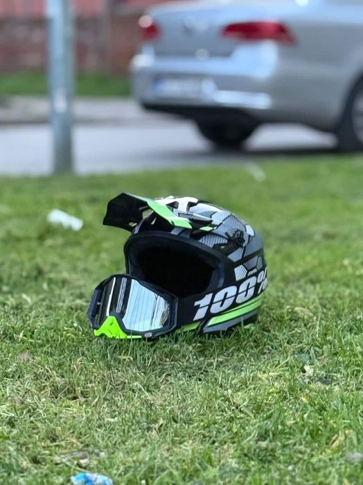 Кросова каска  МНОГО ЗАПАЗЕНА