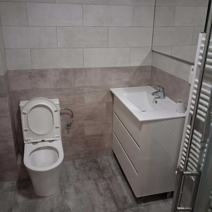 Inchiriez apartament