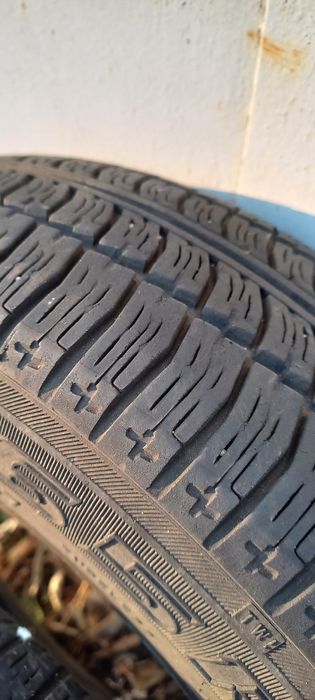 Продам две шины 175х65х14