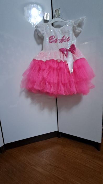 Платья для девочек 108-110размер 3-4года