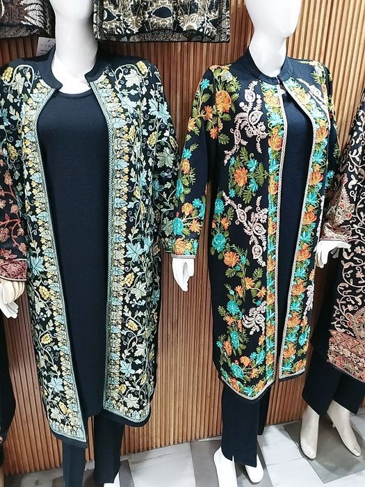 В наличии есть ручна работа кардиган