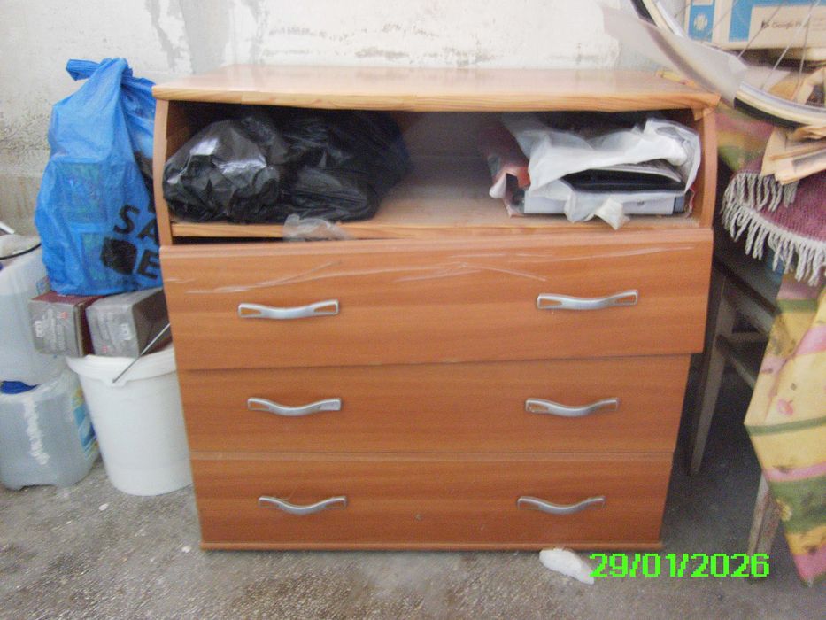 mobila de gradina dulap/turn. etajera si comoda 3 sertare si o etajera