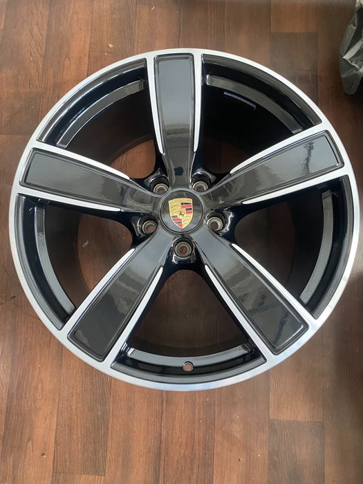 Janta Originala Porsche Cayenne 9Y E3 R 22 -puntea spate