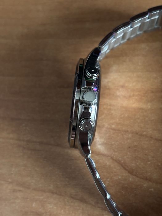 Продам кварцевые часы Casio