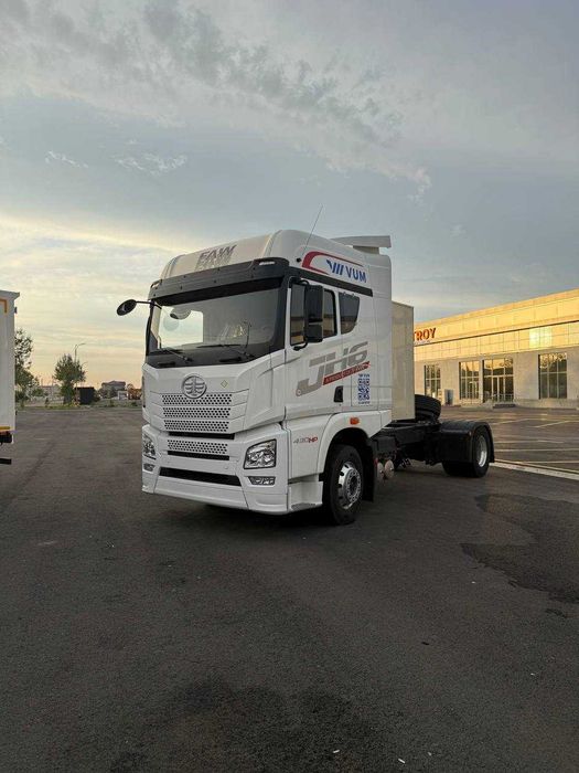 В наличии! Седельный тягач FAW JH6 4x2 CNG (на метане)