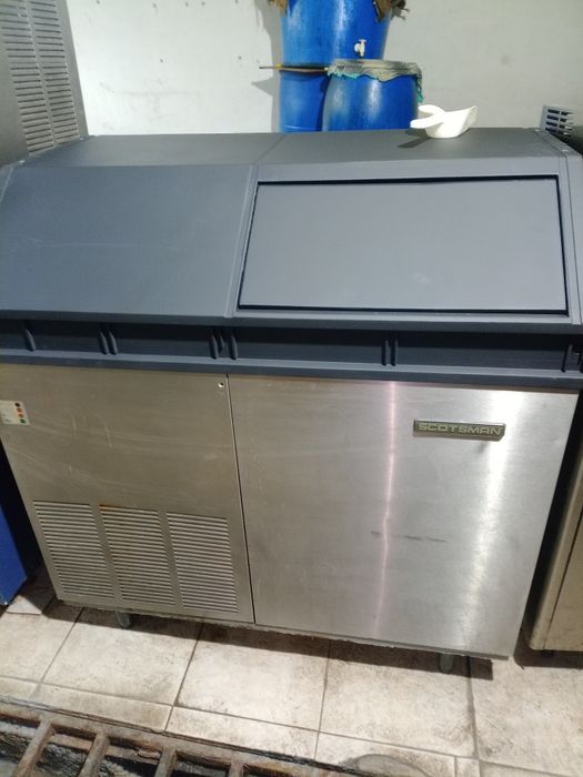 Ледогенератор за лед кубче