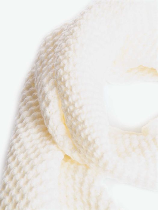 Подарявамe зимна приказка с топли шалове.