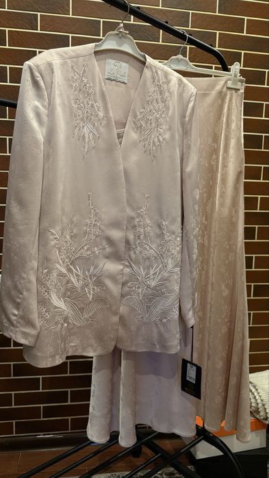 Пиджак юбка новая