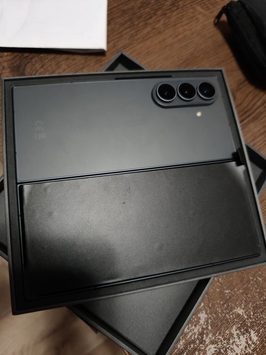 Бартер Samsung Galaxy Z Fold 8 Ultra