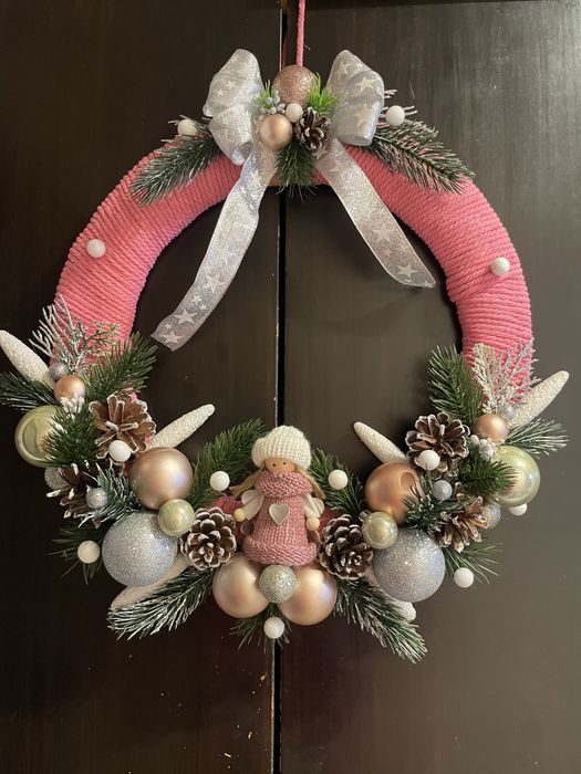 Коледни венци и пана