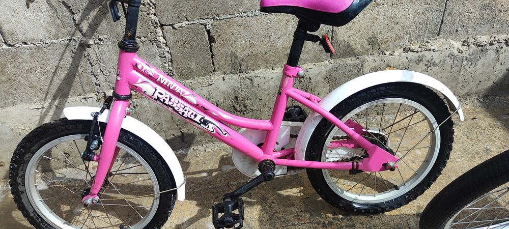 2,колелета за момче и момиче запазени почти  нови