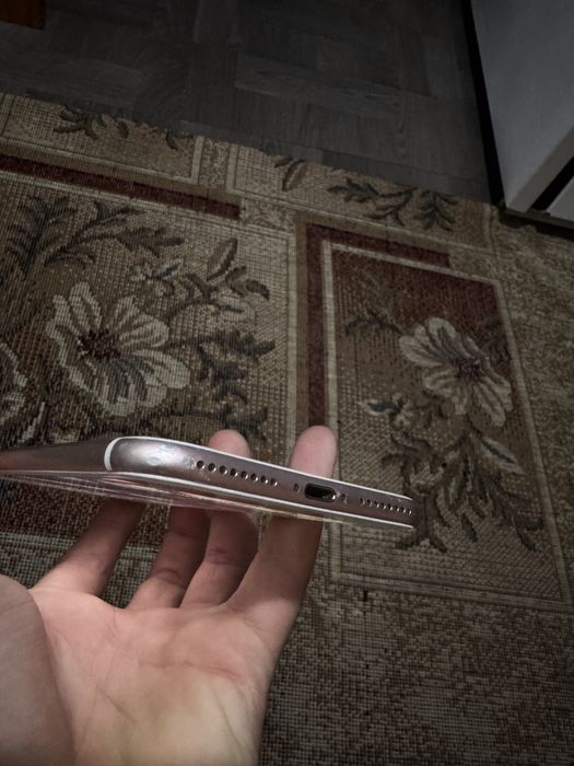Продам живой Iphone 7 plus