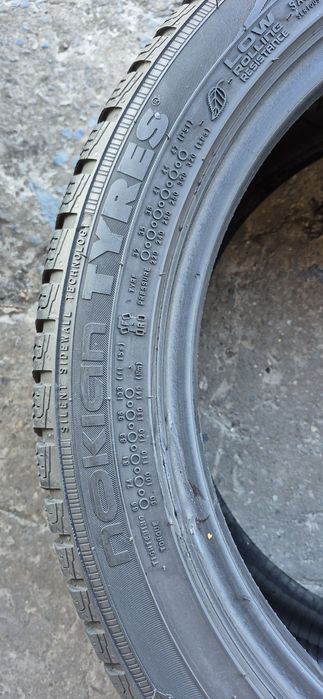 4 anvelope iarna Nokian,fata 225/45/17,spate 245/40/17.Pret/bucata.