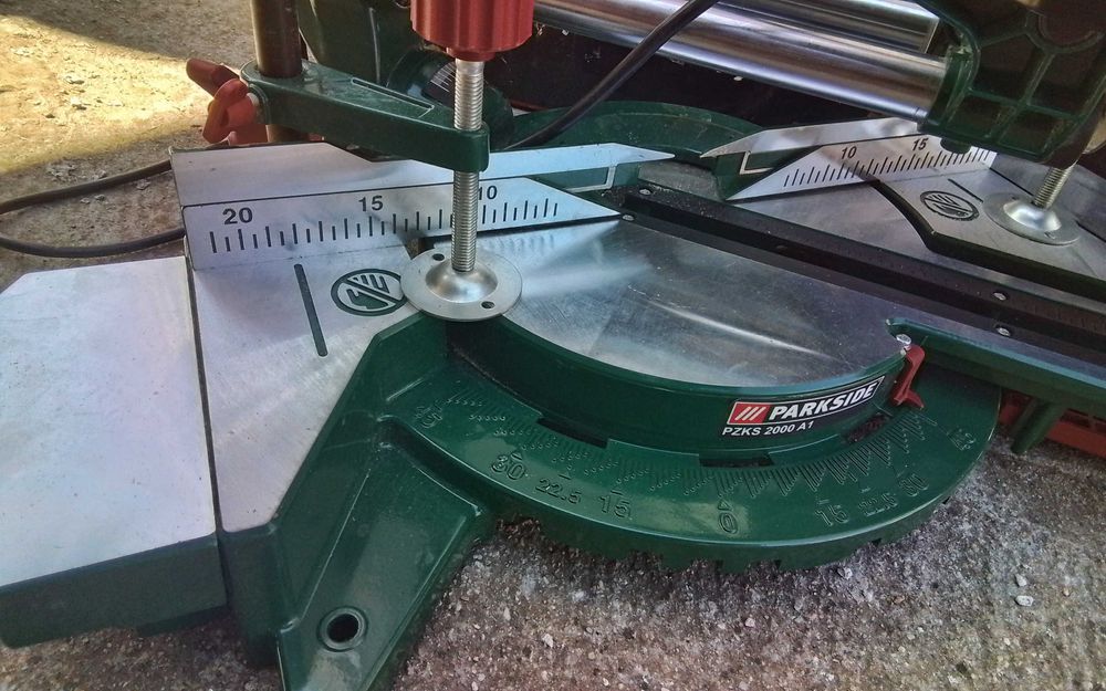 Циркуляр пендула Parkside PKZS 2000 A1