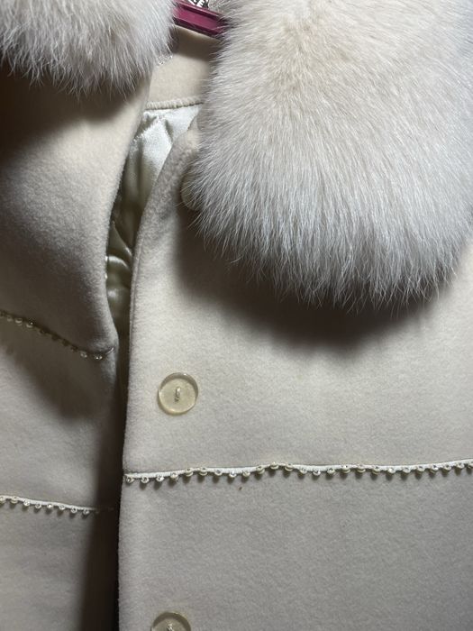 Белое пальто, очень хорошего качества