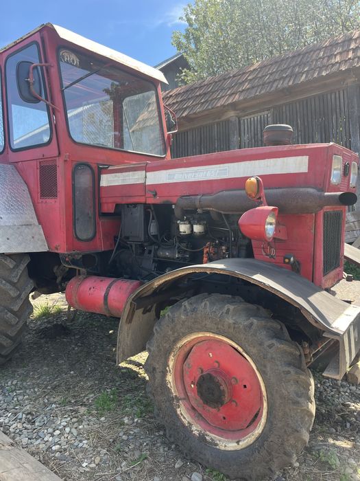 Tractor Universal 651
