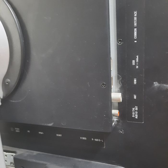 Продам  нерабочие телевизоры 24"