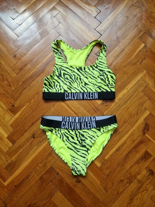 Детски бански 2 части CALVIN KLEIN размер  12 - 14 години