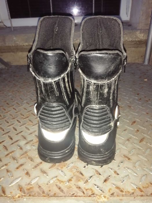 Мото боти и кожено яке