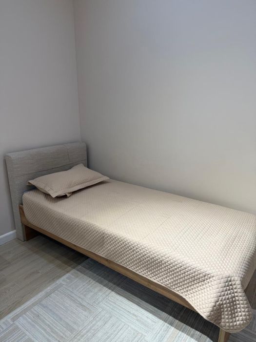 Продается кровать с ортопедическим матрасом