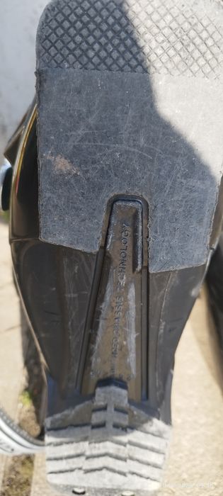 Продават се  запазени  ски  обувкu SALOMON  X WAVE