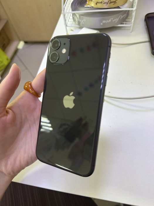 iPhone 11 в отличном состоянии