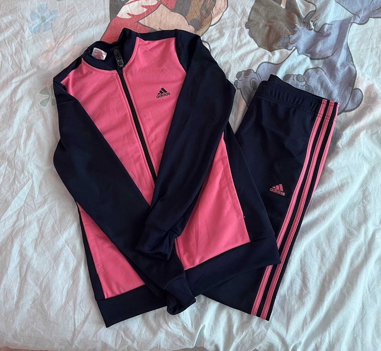 Спортен екип на Adidas