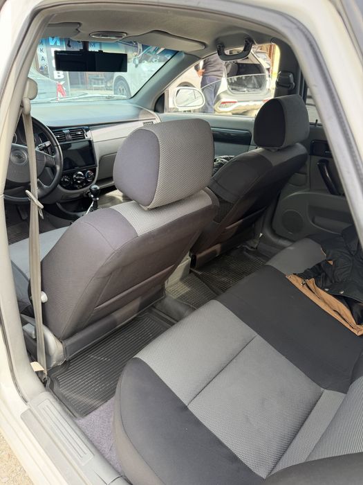 Lasetti 2010 2-pozitsiya