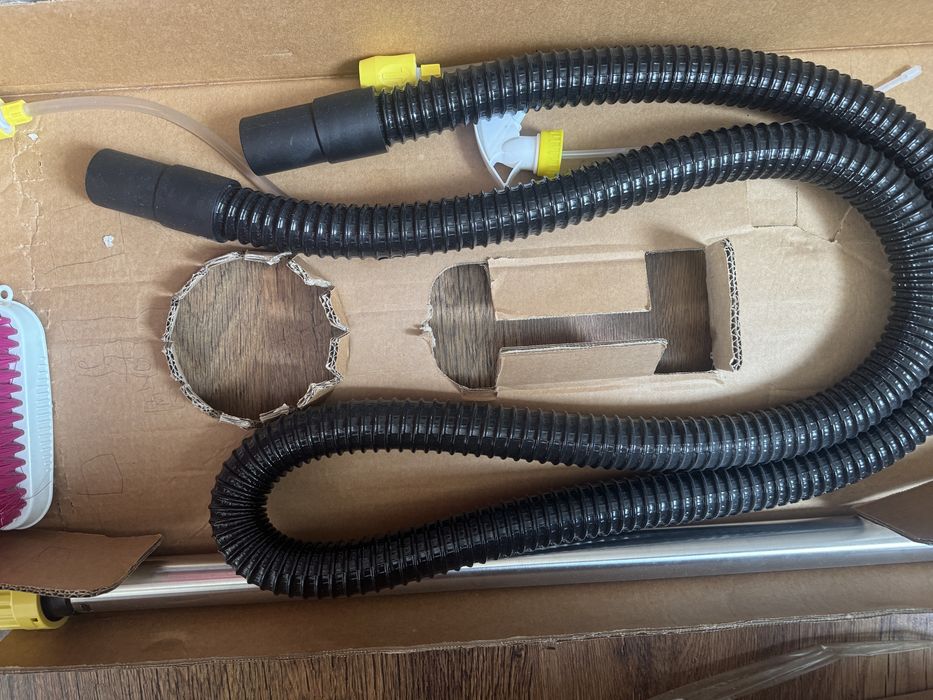 Karcher Puzzi 10/1 моющий пылесос