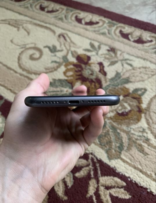 Продам айфон 11