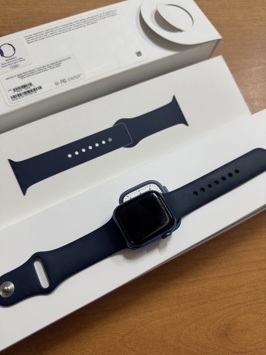 Apple Watch 7 series 41 mm (Blue Aluminum)