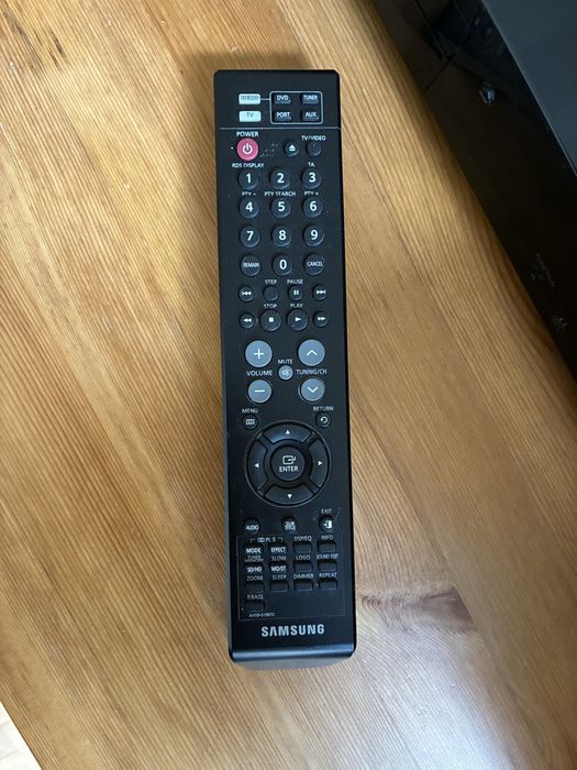 Samsung HT-Z310 blu ray home cinema ( домашно кино )