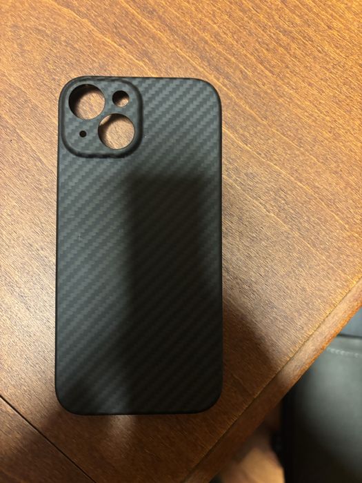 Карбонов калъф за Iphone 15 перфектен,като нов