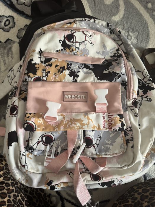 Maktab sumkalari sotiladi