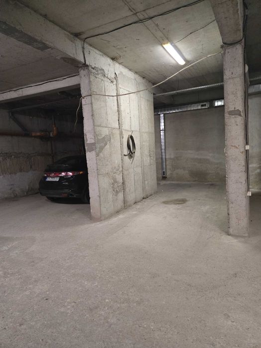 Дава се под наем Гараж / Паркомясто в Самоков - 200 кв.м за 76.5 € - Снимка #3