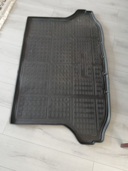 Резиновый коврик RAV-4