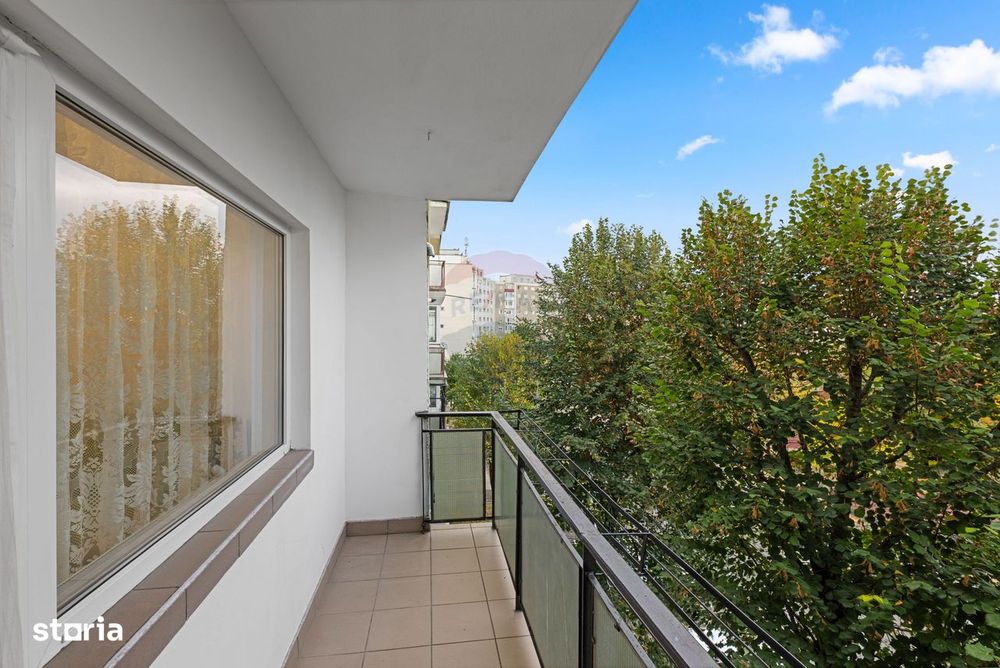 Apartament 4 camere Micalaca + loc de parcare