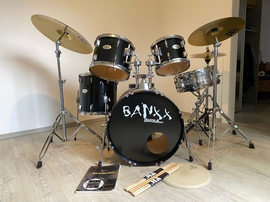 Продавам акустични барабани!