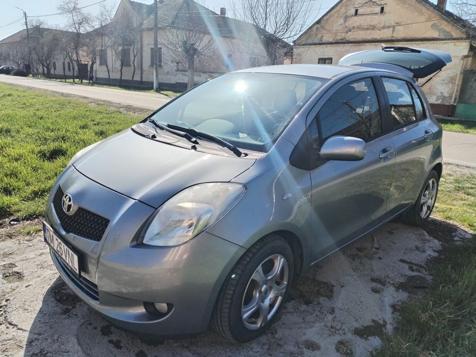 Vând Toyota Yaris 2008