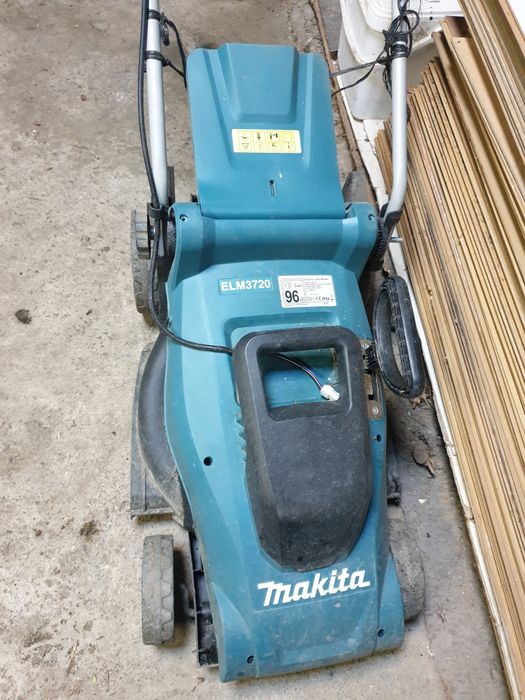 Електрическа косачка Макита