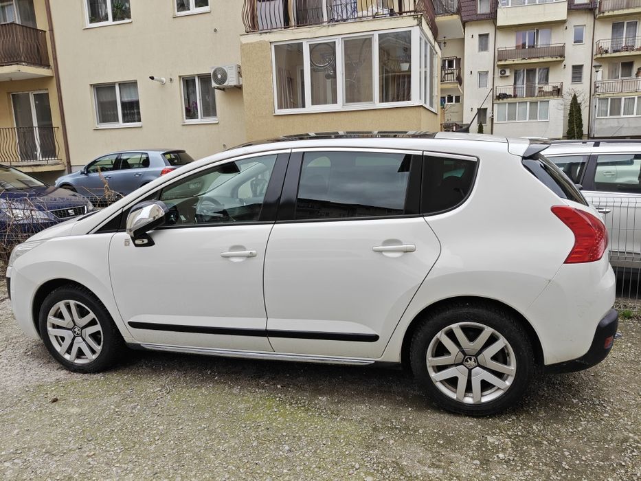 Peugeot 3008 HYbrid4 (Diesel-Hibrid) | 200 CP | 4x4 | Full Options