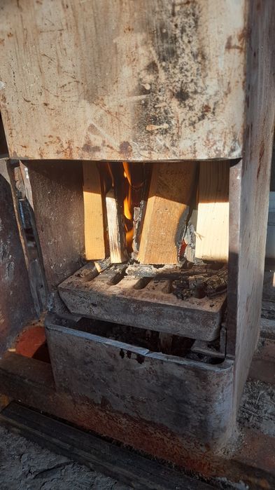 Sobă  din teava patrata 200x200 mm cu grosime 1cm