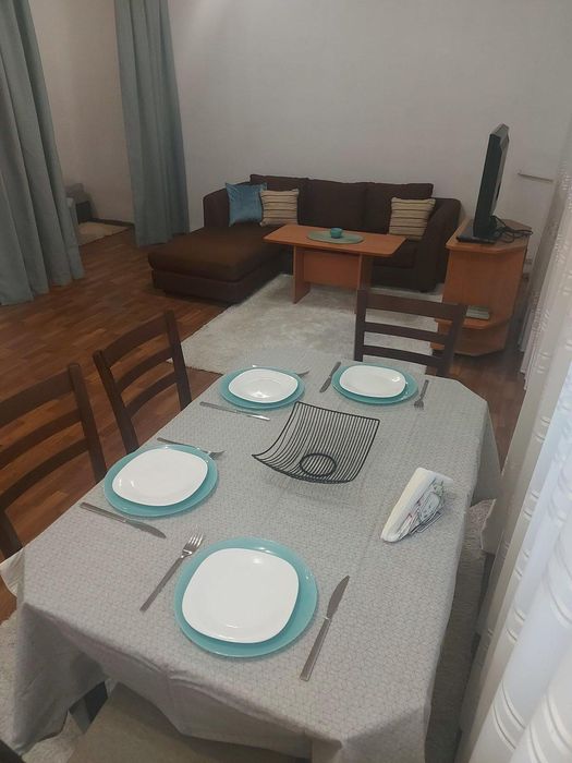 Дава се под наем Двустаен апартамент в Пловдив, Център - 68 кв.м за 275 € - Снимка #2