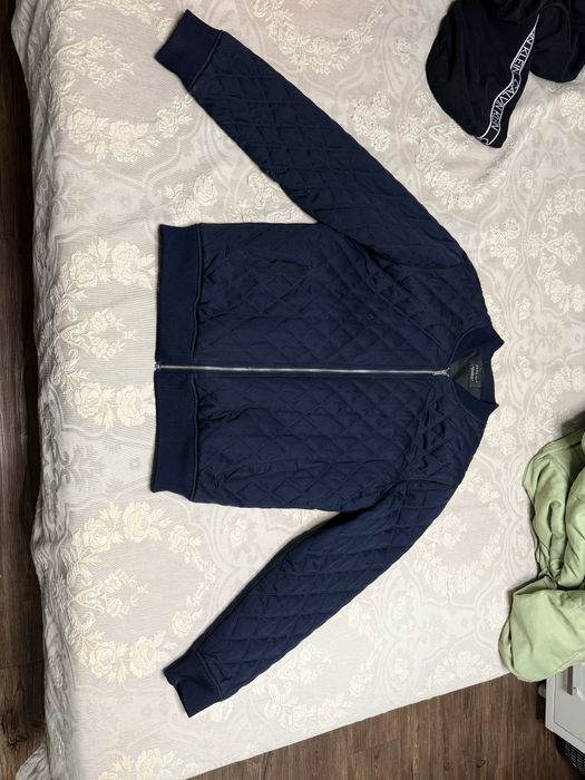 Продается ветровка Zara