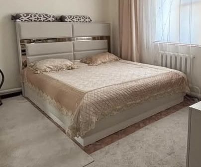 Кровать 180х200 тумба, комод с зеркалом